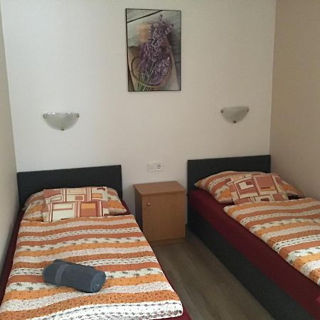 Dravecz Apartman Балатонлелле Екстер'єр фото