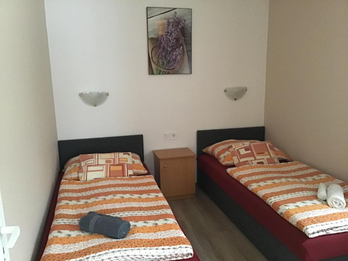 Dravecz Apartman Балатонлелле Екстер'єр фото