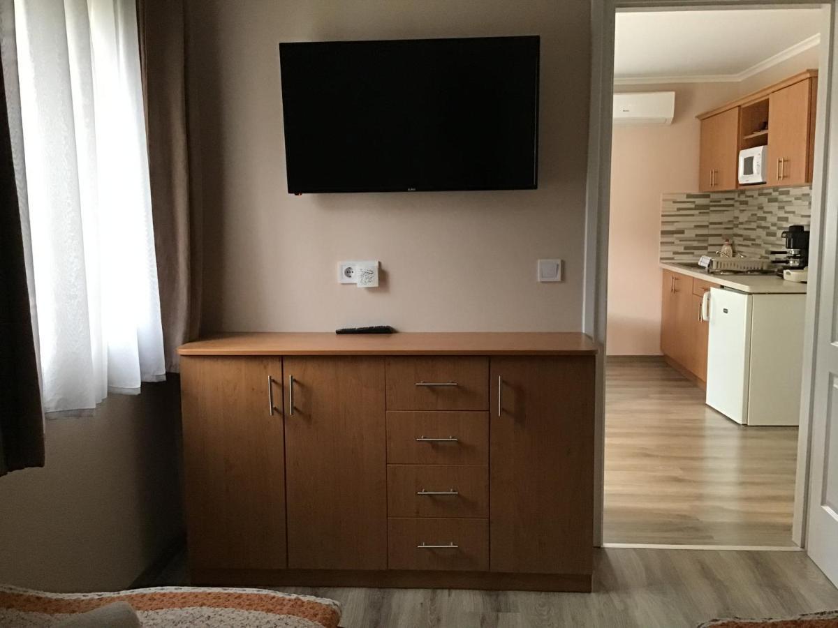 Dravecz Apartman Балатонлелле Екстер'єр фото