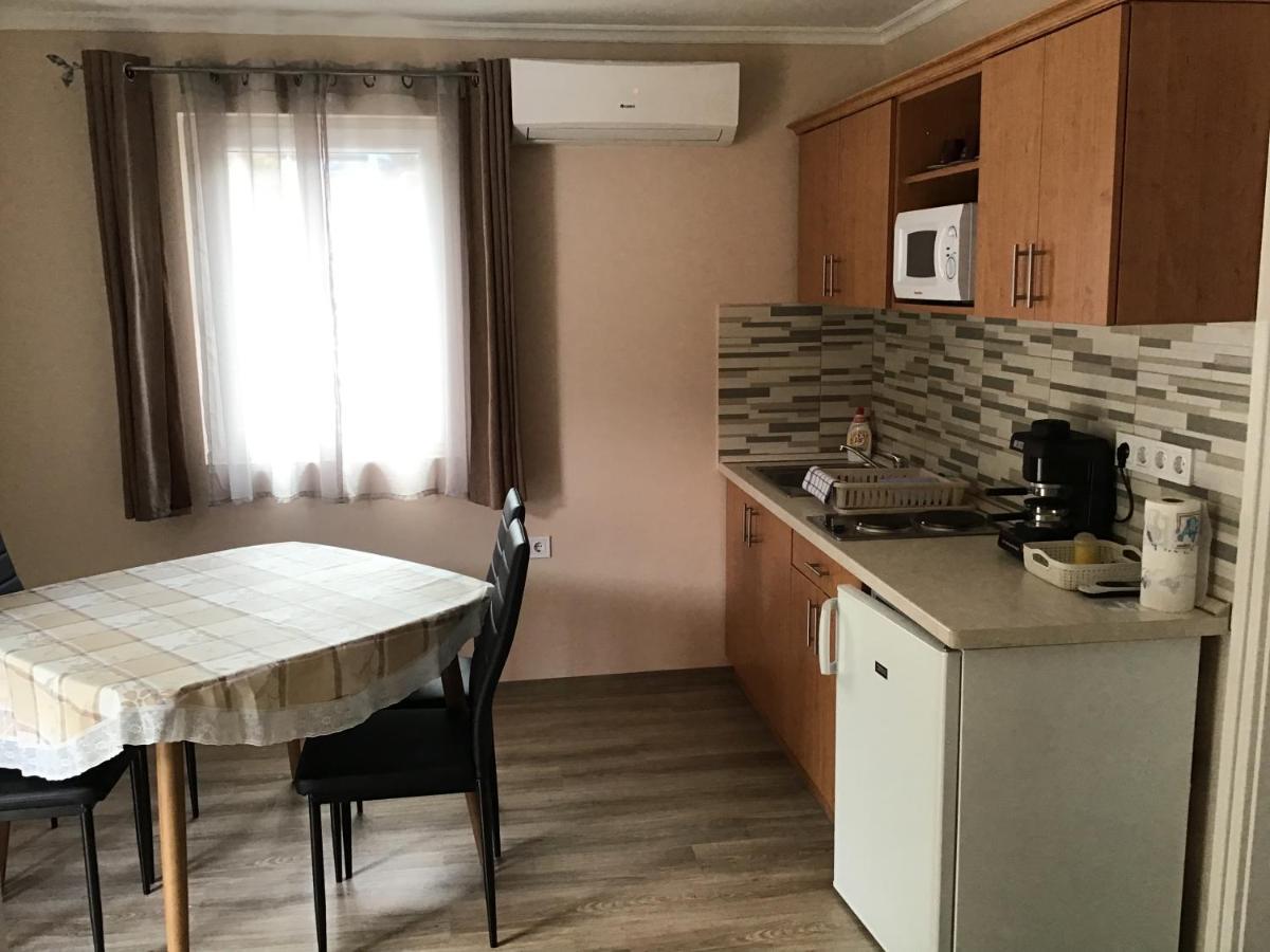 Dravecz Apartman Балатонлелле Екстер'єр фото