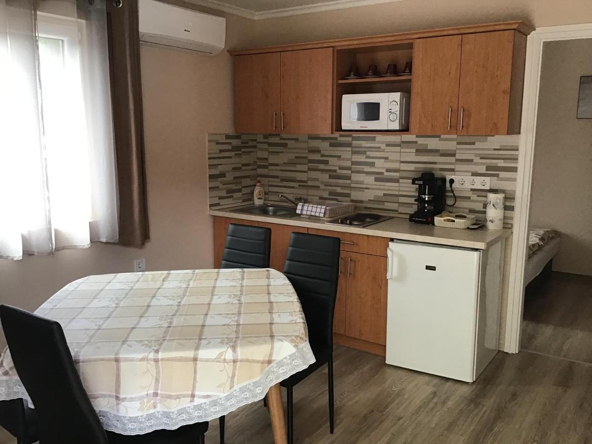 Dravecz Apartman Балатонлелле Екстер'єр фото